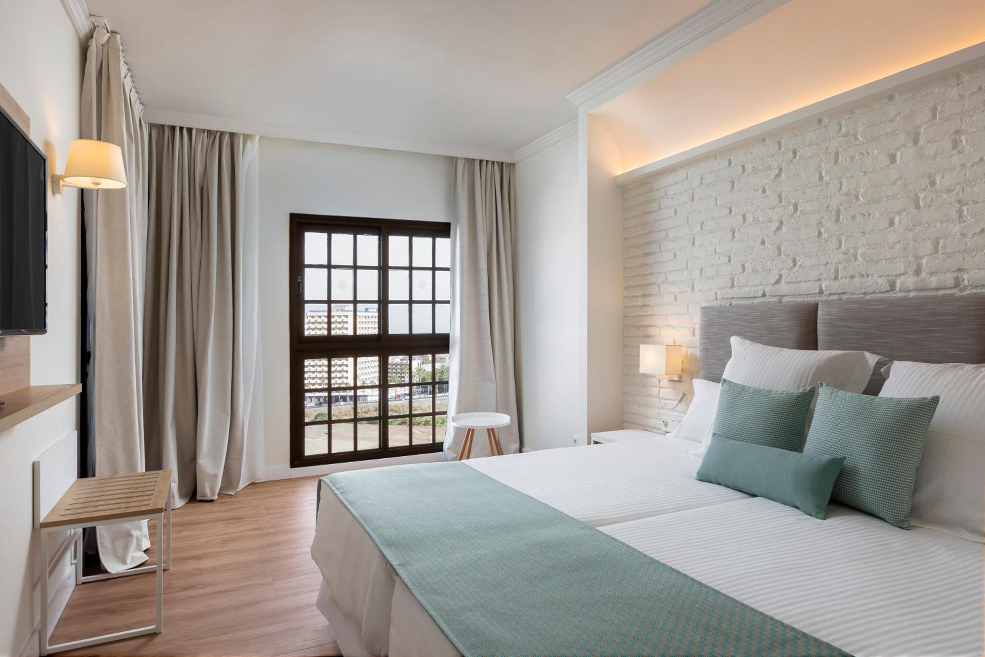 Suite con vistas al mar (2 adultos)